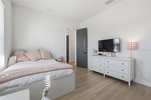 441 42ND AVENUE NE, St Petersburg, FL 33703