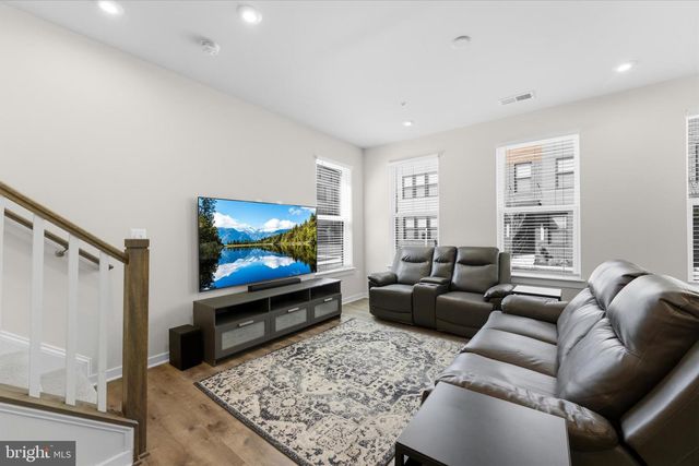 44625 WOLFHOUND SQ, Ashburn, VA 20147