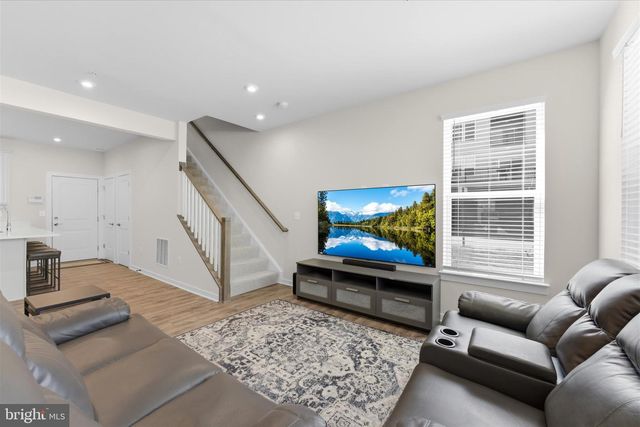 44625 WOLFHOUND SQ, Ashburn, VA 20147