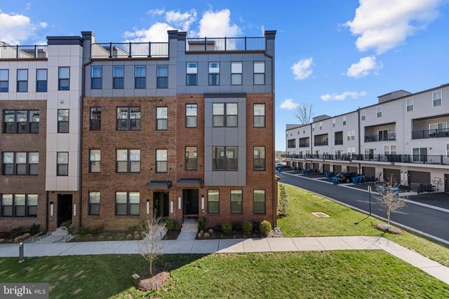 44625 WOLFHOUND SQ, Ashburn, VA 20147