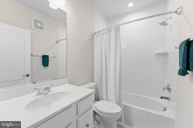 44625 WOLFHOUND SQ, Ashburn, VA 20147