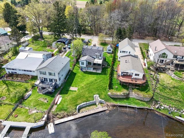 6354 Bennett Lake Road, Fenton, MI 48430