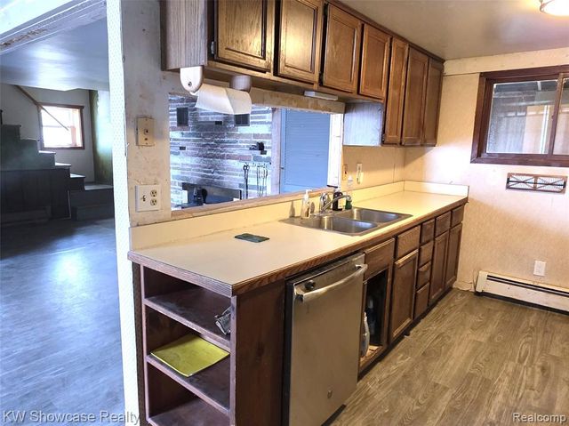 6354 Bennett Lake Road, Fenton, MI 48430