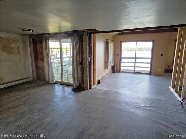 6354 Bennett Lake Road, Fenton, MI 48430