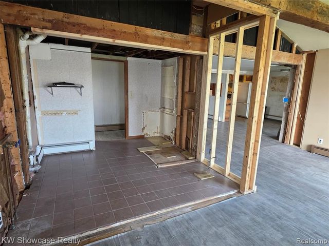 6354 Bennett Lake Road, Fenton, MI 48430
