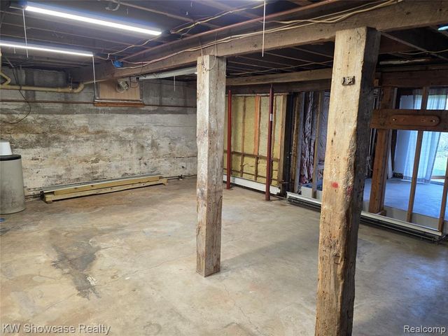 6354 Bennett Lake Road, Fenton, MI 48430