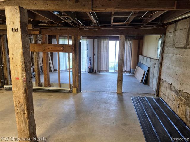 6354 Bennett Lake Road, Fenton, MI 48430