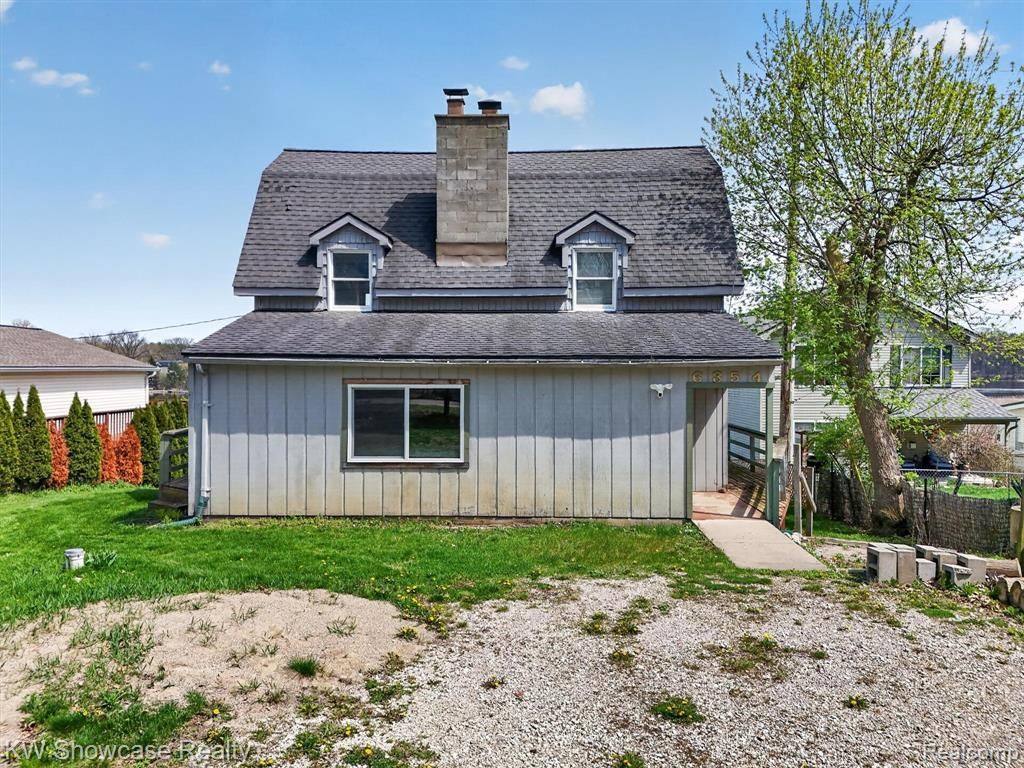 6354 Bennett Lake Road, Fenton, MI 48430