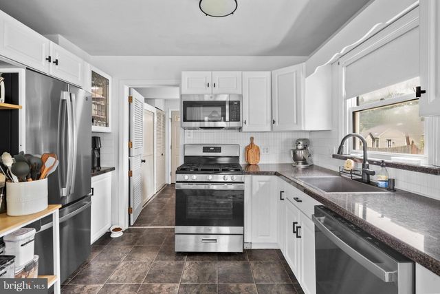 12 BUCKNELL AVE, Stratford, NJ 08084