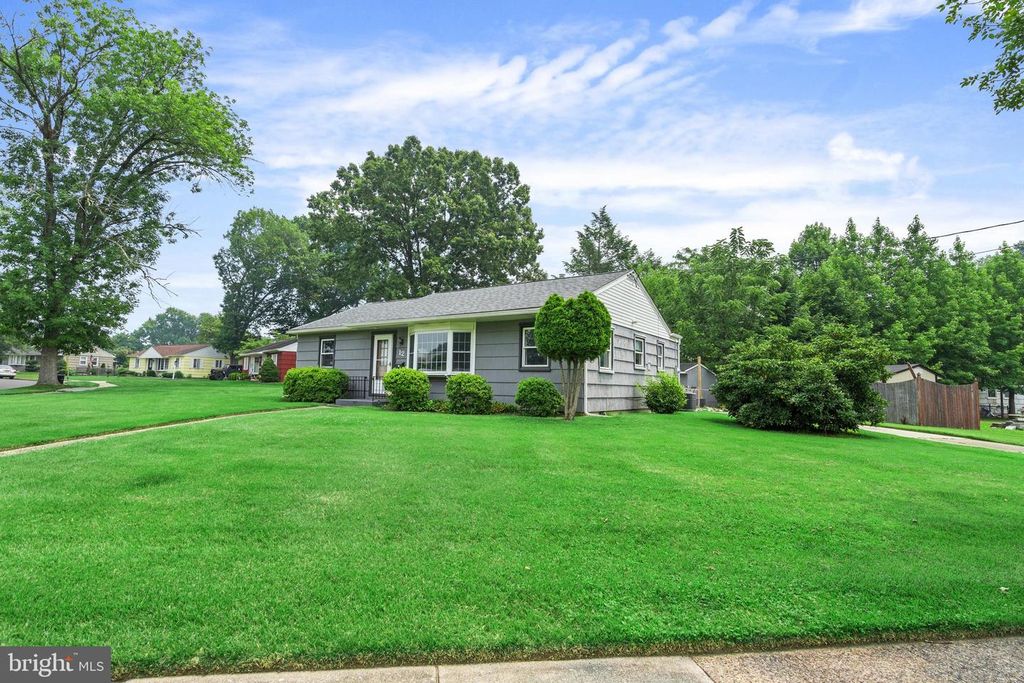 12 BUCKNELL AVE, Stratford, NJ 08084
