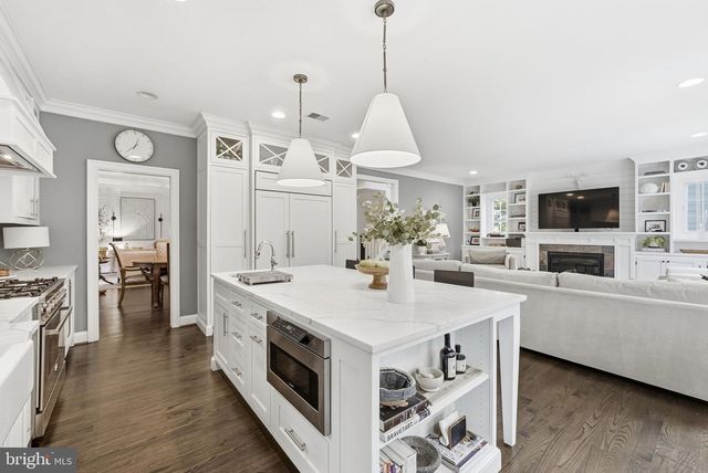1527 N RANDOLPH ST, Arlington, VA 22207