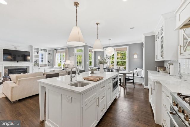 1527 N RANDOLPH ST, Arlington, VA 22207