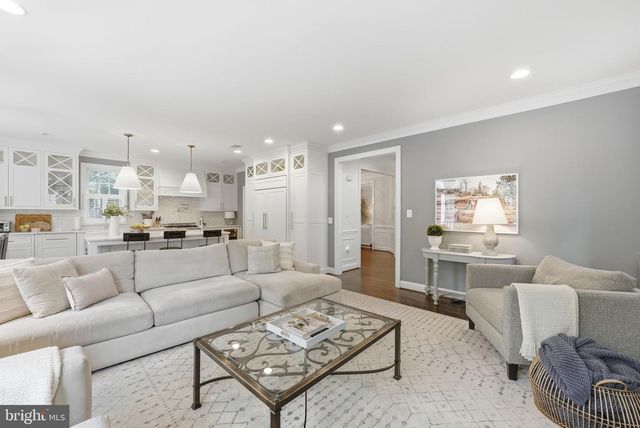 1527 N RANDOLPH ST, Arlington, VA 22207