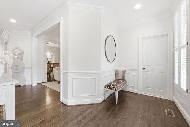 1527 N RANDOLPH ST, Arlington, VA 22207