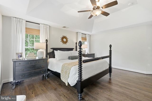 1527 N RANDOLPH ST, Arlington, VA 22207