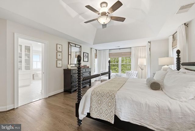 1527 N RANDOLPH ST, Arlington, VA 22207