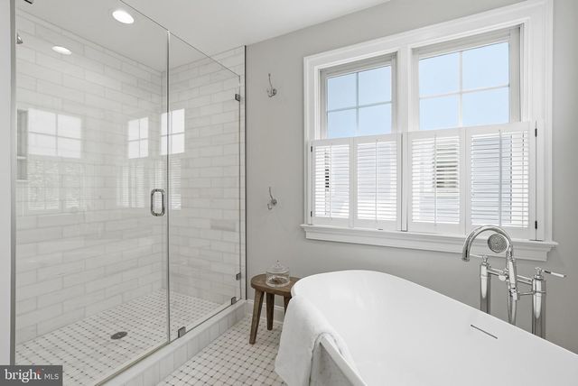 1527 N RANDOLPH ST, Arlington, VA 22207