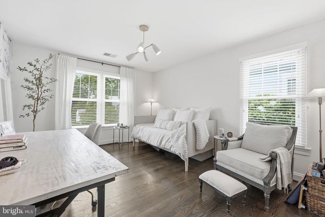 1527 N RANDOLPH ST, Arlington, VA 22207