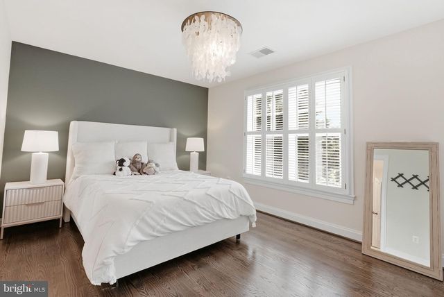1527 N RANDOLPH ST, Arlington, VA 22207