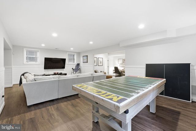 1527 N RANDOLPH ST, Arlington, VA 22207