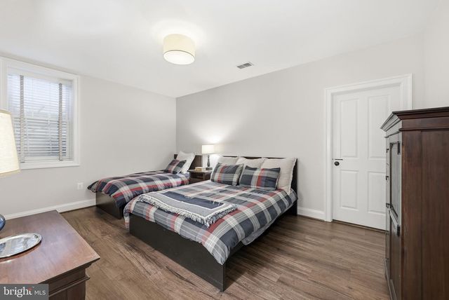 1527 N RANDOLPH ST, Arlington, VA 22207