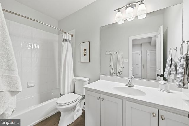 1527 N RANDOLPH ST, Arlington, VA 22207