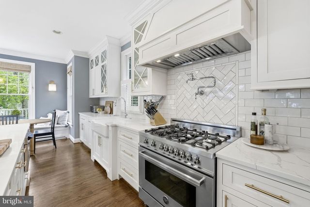 1527 N RANDOLPH ST, Arlington, VA 22207
