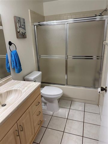 829 3RD AVENUE SW 2, Largo, FL 33770