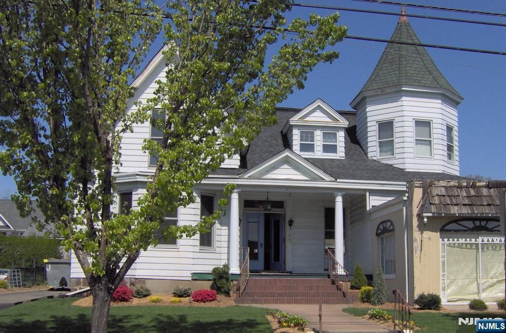 20 Goffle Road, Midland Park, NJ 07432