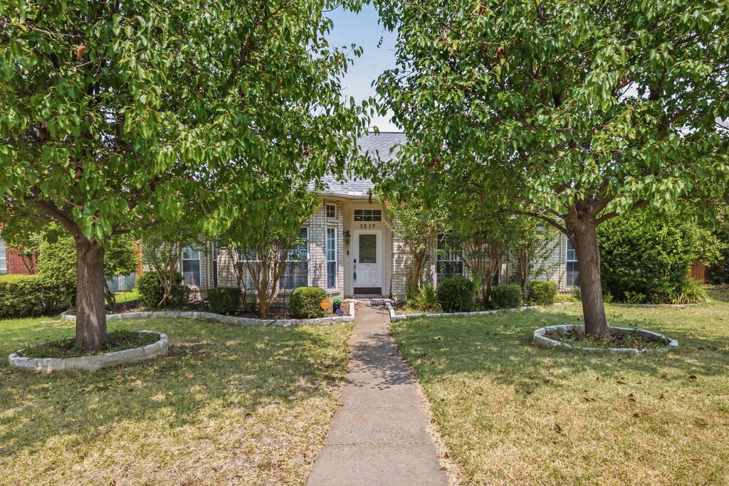 1517 Palisades Drive, Carrollton, TX 75007