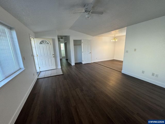 954 Jessica Ct SE, Albany, OR 97322