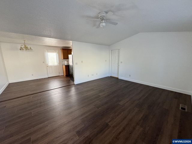 954 Jessica Ct SE, Albany, OR 97322