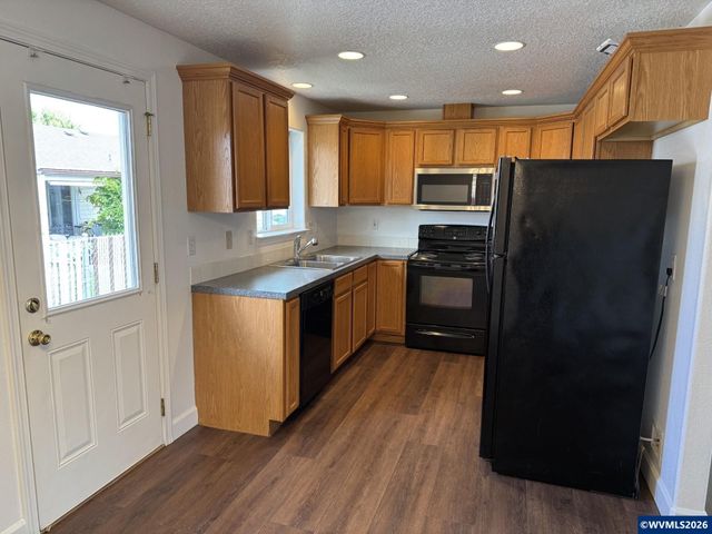 954 Jessica Ct SE, Albany, OR 97322