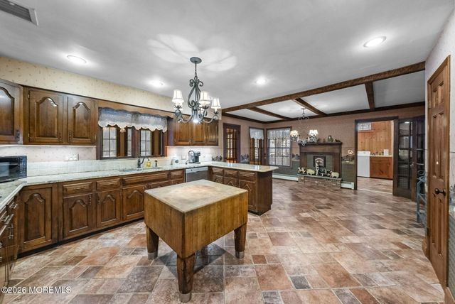 402 Main Street, Manalapan, NJ 07726