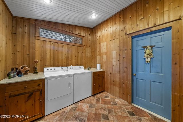 402 Main Street, Manalapan, NJ 07726