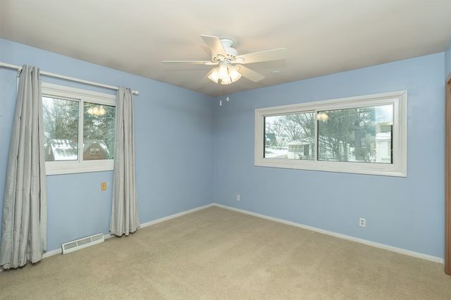 6428 Elmcrest Drive, Windsor Heights, IA 50324