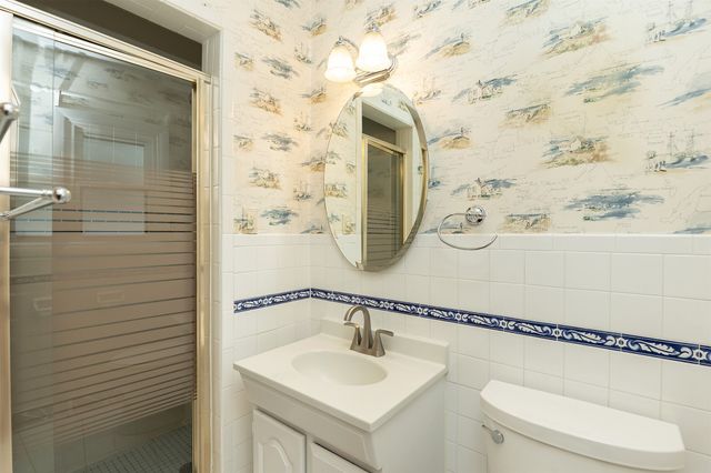 6428 Elmcrest Drive, Windsor Heights, IA 50324