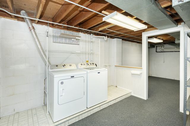 6428 Elmcrest Drive, Windsor Heights, IA 50324