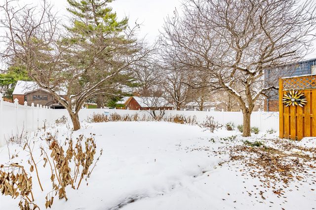 6428 Elmcrest Drive, Windsor Heights, IA 50324