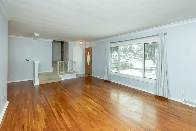 6428 Elmcrest Drive, Windsor Heights, IA 50324