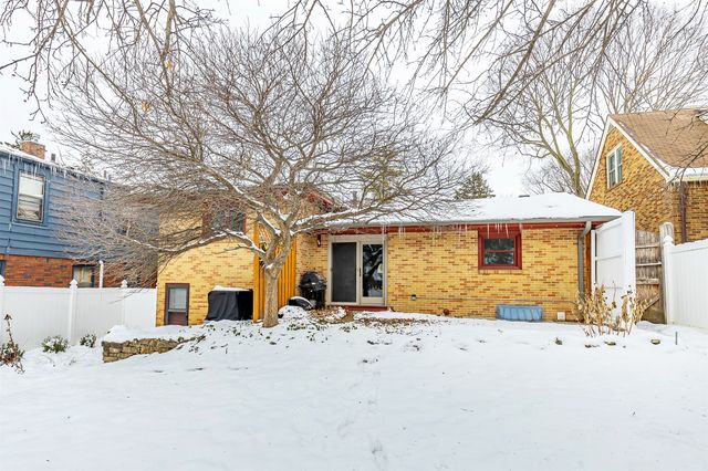 6428 Elmcrest Drive, Windsor Heights, IA 50324