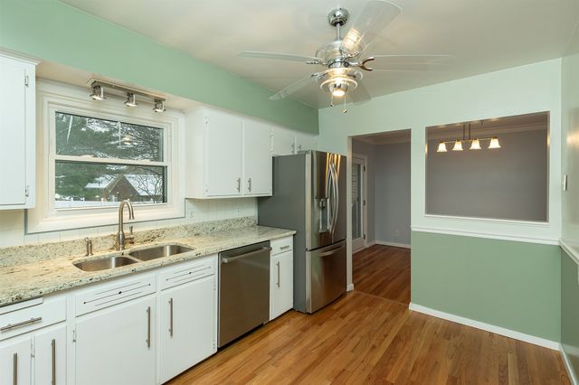 6428 Elmcrest Drive, Windsor Heights, IA 50324