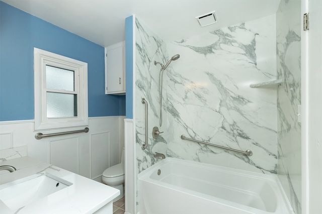 6428 Elmcrest Drive, Windsor Heights, IA 50324