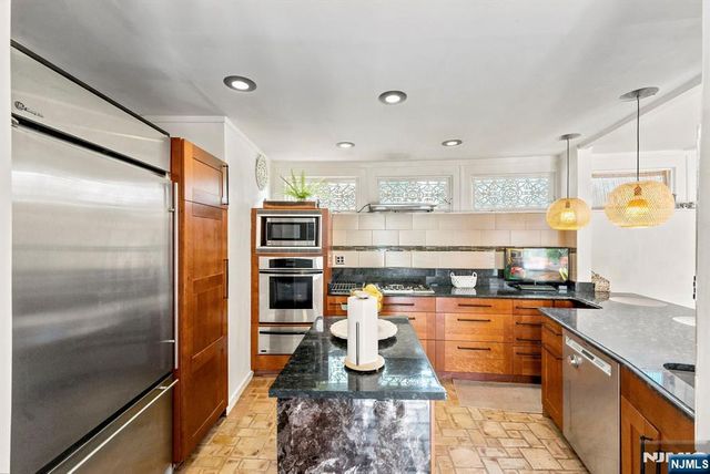 387 Spring Valley Road, Paramus, NJ 07652