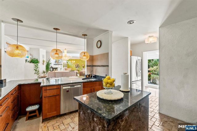 387 Spring Valley Road, Paramus, NJ 07652
