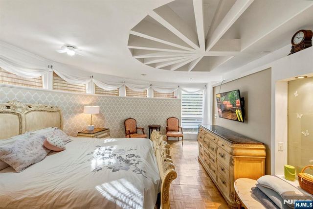 387 Spring Valley Road, Paramus, NJ 07652