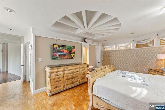 387 Spring Valley Road, Paramus, NJ 07652