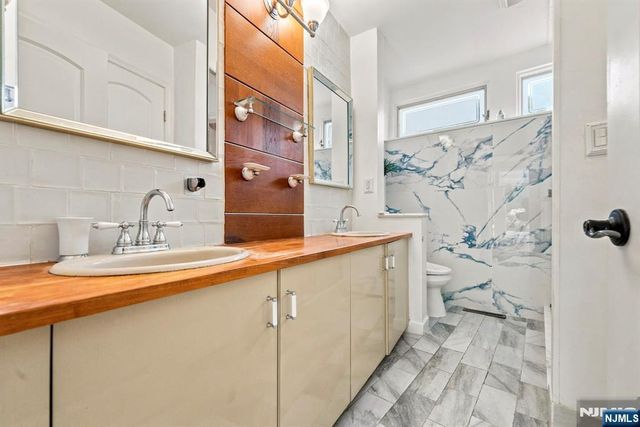 387 Spring Valley Road, Paramus, NJ 07652