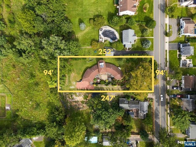 387 Spring Valley Road, Paramus, NJ 07652