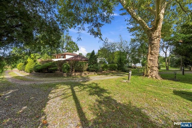 387 Spring Valley Road, Paramus, NJ 07652